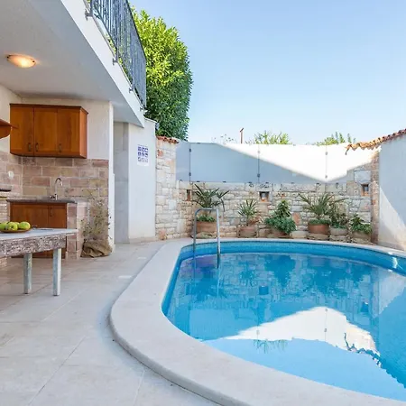 Casa Menta Villa